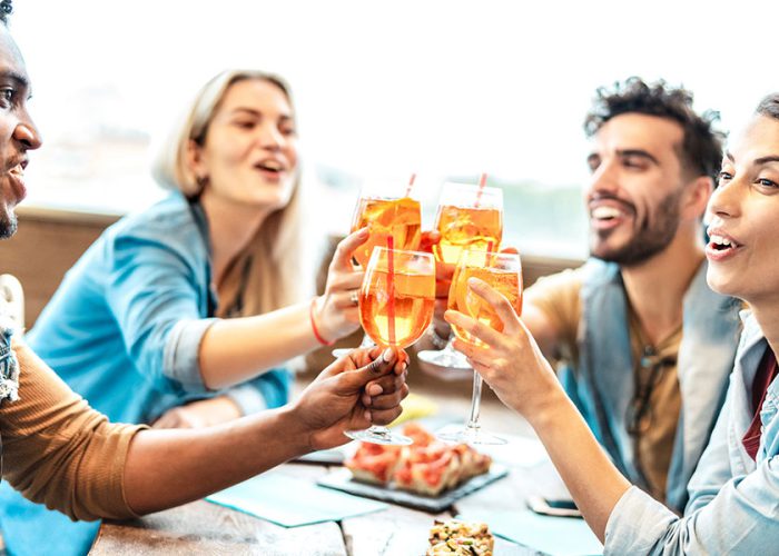 Aperitivo un momento irrinunciabile sempre più all’insegna dei cocktail